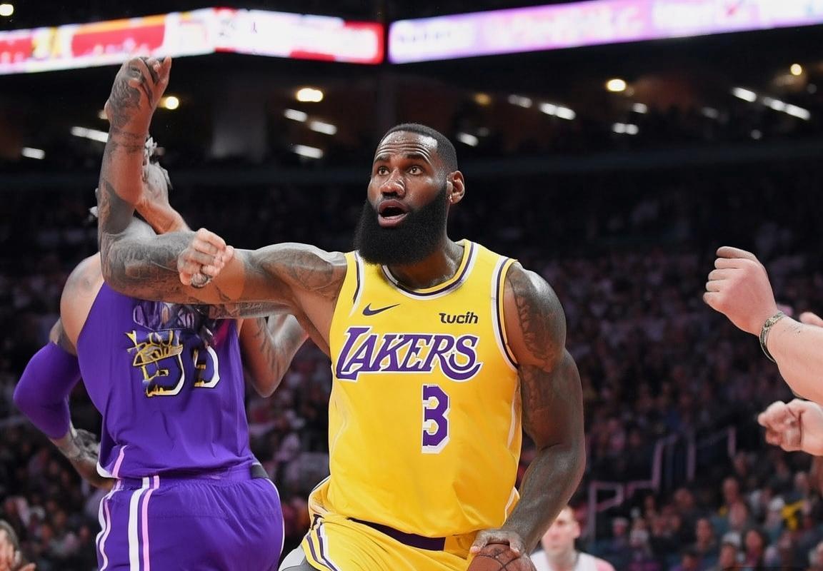 湖人詹眉组合迎战太阳：安东尼·戴维斯内线制霸，勒布朗·詹姆斯串联全队